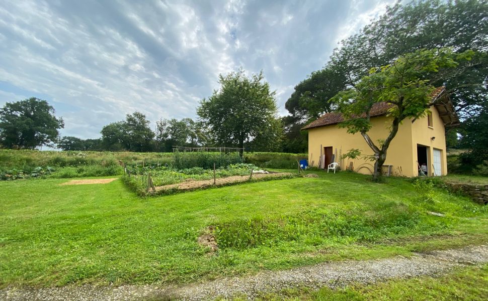 Rare & Unique Farmhouse from the 15C with Guest Annex